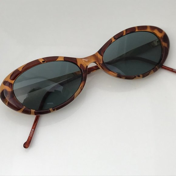 Deziner Accessories - Deziner Women Sunglasses Brown Tortoise Frame Gold